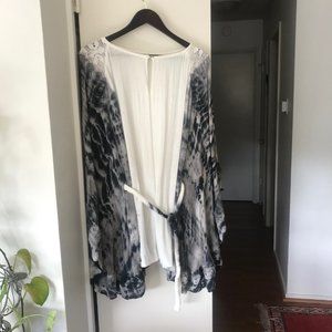 JEN'S PIRATE BOOTY Virgo Kaftan - White/Black